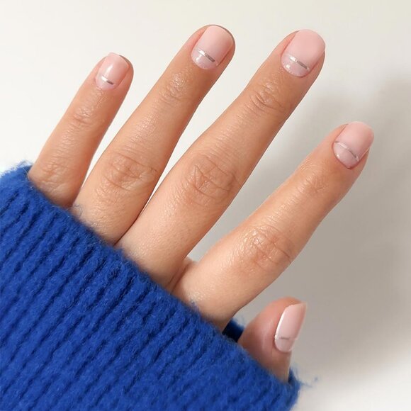 NEW (opened/no box) Glamnetic Press-On Nails in Silver Lining - Picture 3 of 5